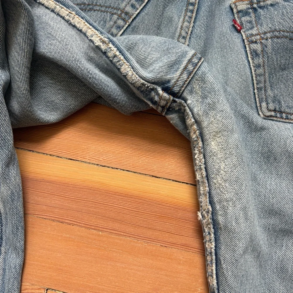 Vintage Levi’s 501 Light Wash Blue Jeans Made in Canada - Picture 12 of 13